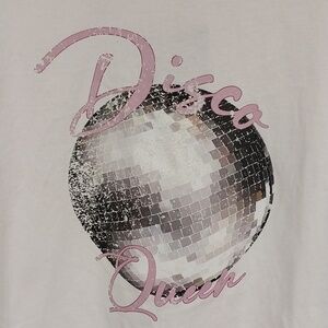 CARE‎ TUCKER NWT Marlie Tee Disco Queen T-Shirt Size Medium White Retro Y2K Boxy